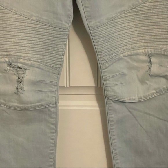 True Religion Moto Rocco Jean men's 30W zippered back pockets, distressed light - Picture 10 of 16